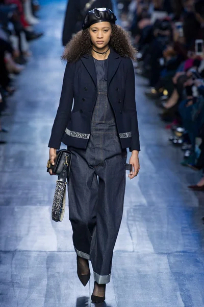 Look 11